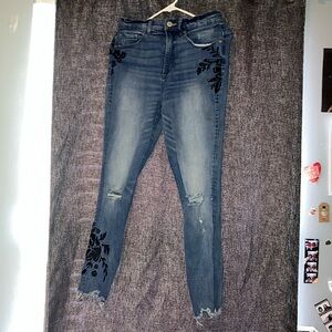 Express skinny jeans with a cute pattern!